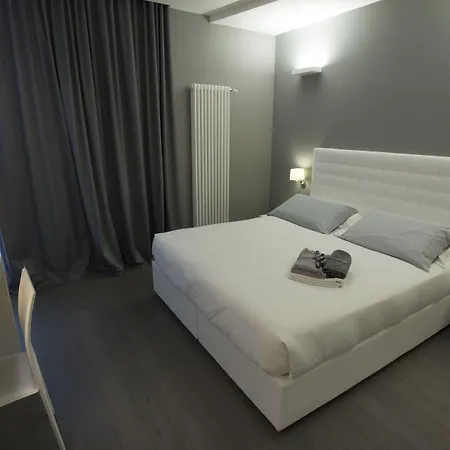 Midnight In 3* Genua