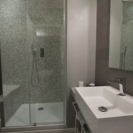 Midnight In ゲストハウス ジェノヴァ