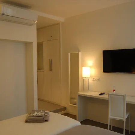 ゲストハウス Midnight In ジェノヴァ